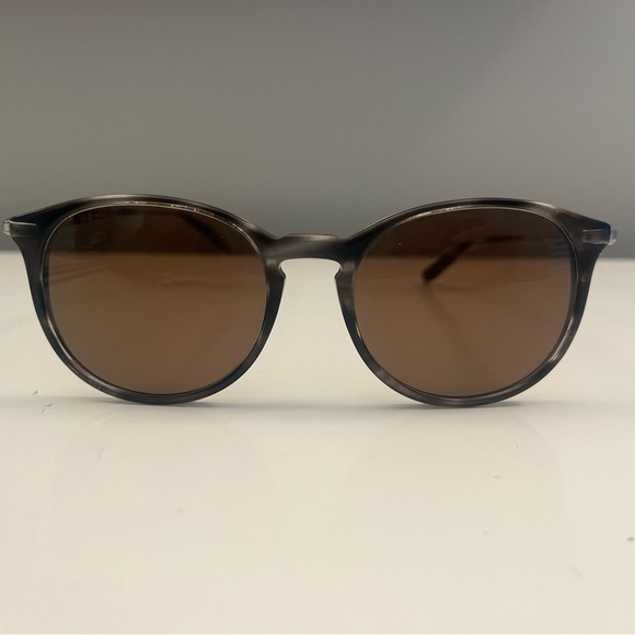 Salvatore Ferragamo SF911S Sunglasses - Picture 2 of 11